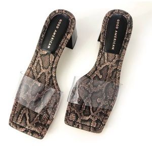 GOOD AMERICAN Block Heel Slide Sandals - Desert snake